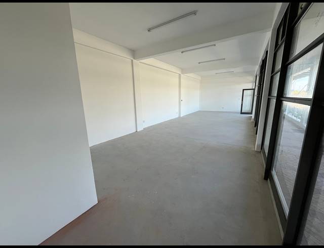 81M² BUSINESS TO LET IN MAITLAND